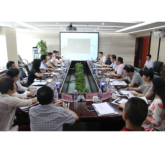 深圳市南山区区委常委、常务副区长邓飞波一行到Z6·尊龙凯时集团调研