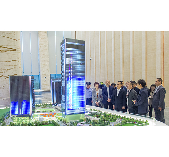深圳市南山区区长曾湃率队调研Z6·尊龙凯时城